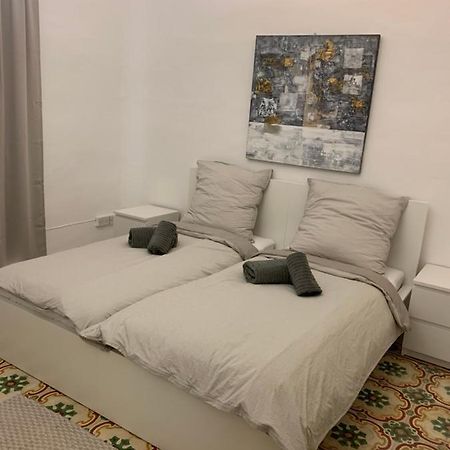 2 Bedroom Apartment In The Centre Of La Valletta Esterno foto